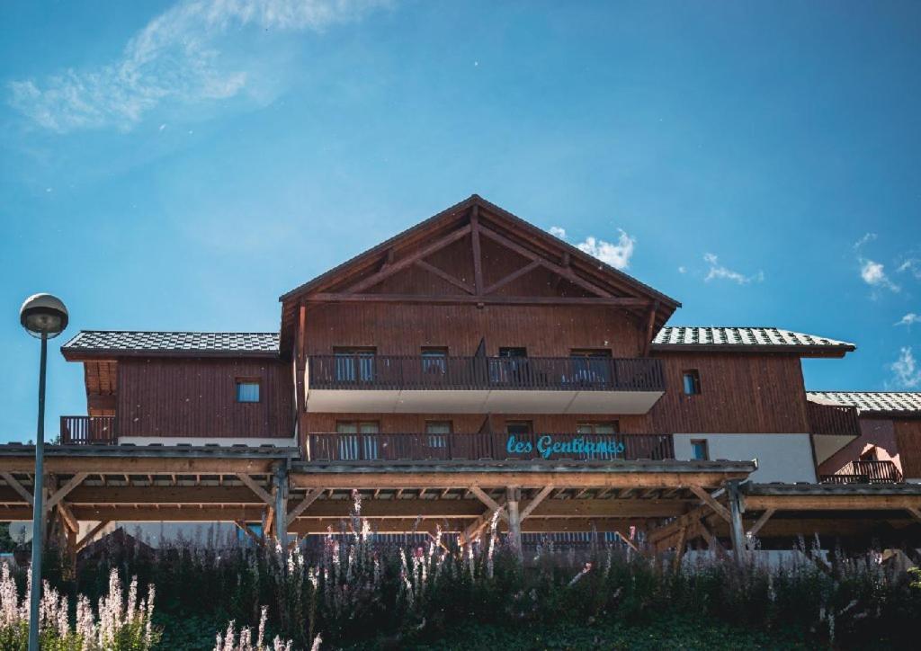 Aparthotel Les Gentianes By Actisource 3*
